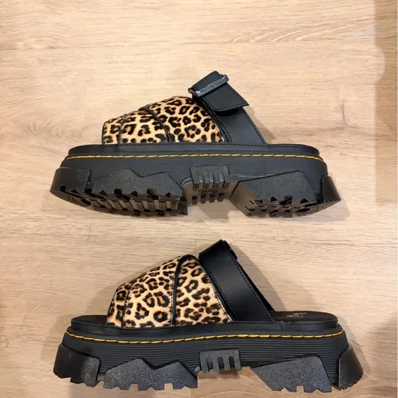 Dr. Martens Mattison Slide Black and Leopard - Picture 3 of 6